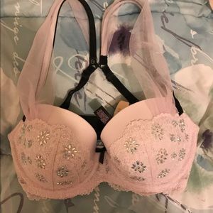 32DD VS BRA TULLE never worn